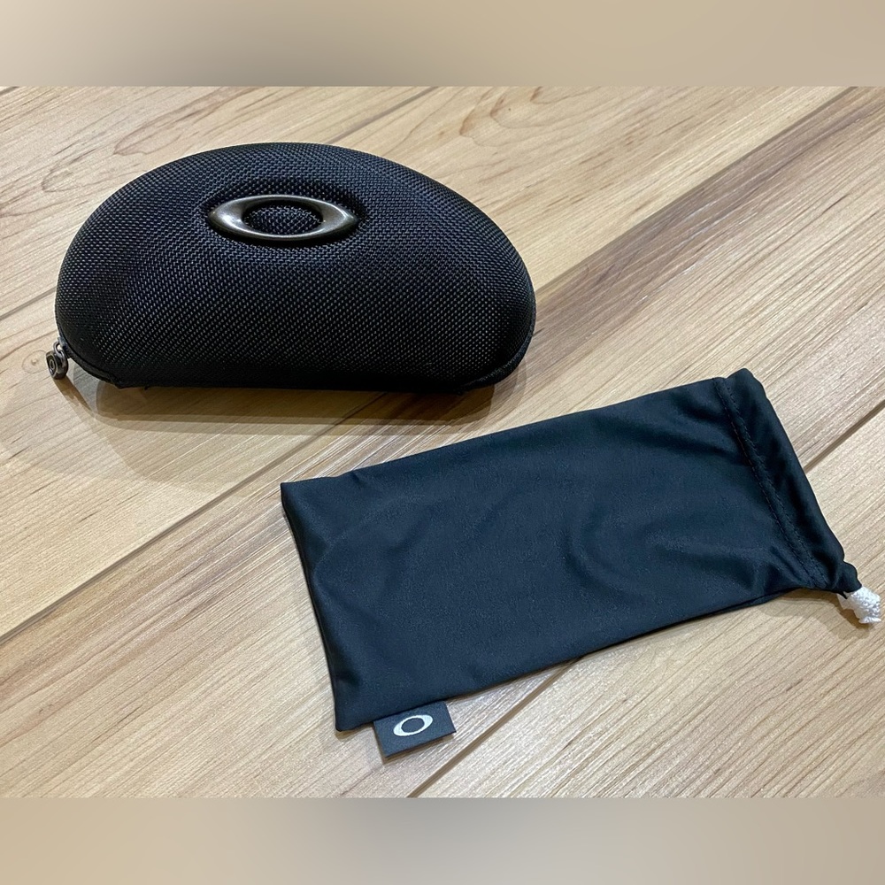 OAKLEY Case & Dust Bag for Sunglasses NWOT Black